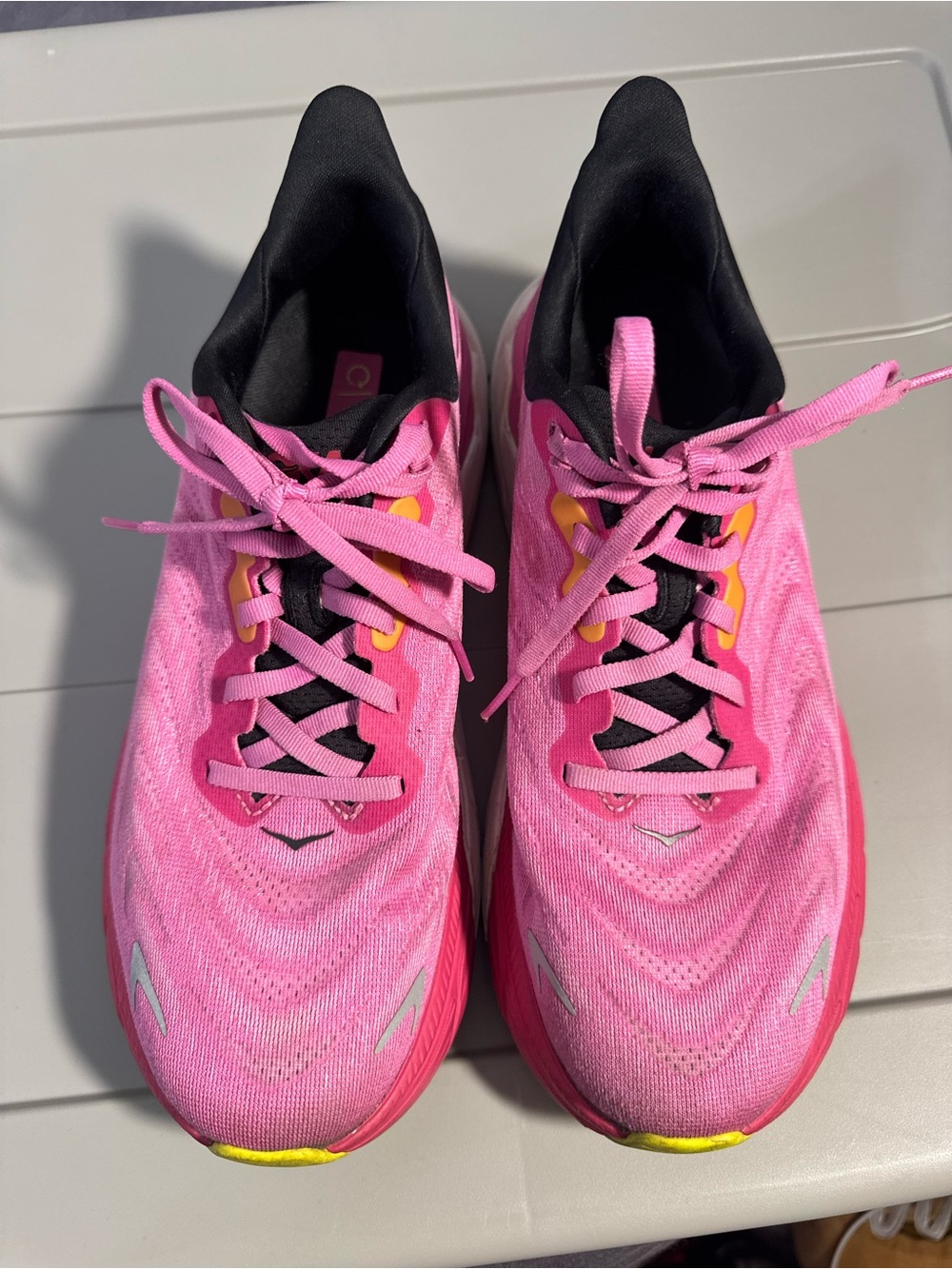 HOKA Arahi 6